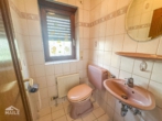 Gäste-WC Erdgeschoss - Großzügige Doppelhaushälfte mit Einliegerwohnung und Garage in ruhiger Lage!
