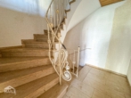 Treppe Erdgeschoss - Großzügige Doppelhaushälfte mit Einliegerwohnung und Garage in ruhiger Lage!