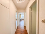 Flur - Möbliertes 1-Zimmer Apartment im Zentrum von Stuttgart – City Hochhaus!