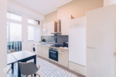 Küche - Charmante 2-Zimmer-Wohnung mit Balkon und Einbauküche im beliebten Heusteigviertel
