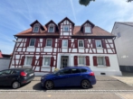 Aussenansichten - Sonnige 4-Zimmer-Maisonette mit Stellplatz – Wohnen im wunderschönen Fachwerkhaus!