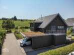 Aussenansicht - Modernes, ökologisch optimiertes Traumhaus in unverbaubarer Naturlage.