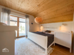 Schlafzimmer 1 - Modernes, ökologisch optimiertes Traumhaus in unverbaubarer Naturlage.
