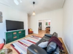 Wohnzimmer - Hochwertig 3-Zimmerwohnung mit EBK, Balkon und Ausblick ins Grüne.