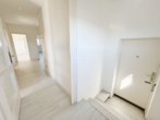 Eingangsbereich - Sonnige 3,5-Zimmerwohnung mit toller Aussicht, Einbauküche und Garage! Auch WG-geeignet!