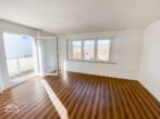 Wohnzimmer - Modernes Wohnen mit Blick ins Grüne – 2 Zimmer Wohnung mit zwei Balkonen und tollem Blick