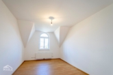 Schlafzimmer - Helle Dachgeschosswohnung mit traumhaftem Panoramablick in bester Lage von S-West