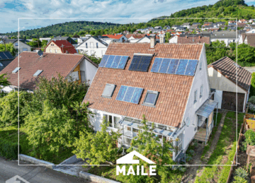 Großzügiges Einfamilienhaus in ruhiger Lage mit großem Garten und großer Scheune/Garage!, 72636 Frickenhausen, Einfamilienhaus