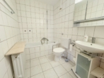 Badezimmer - Gemütliche 2-Zimmer Wohnung mit Einbauküche und großzügigem Balkon!