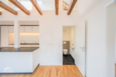 Gäste-WC - Hochwertige 2,5-Zimmer-Maisonettewohnung mit Designer-EBK und traumhaftem Blick über Stuttgart!