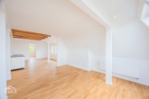 Wohn-Esszimmer - Hochwertige 2,5-Zimmer-Maisonettewohnung mit Designer-EBK und traumhaftem Blick über Stuttgart!