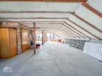 Dachgeschoss - Großes 1-2 Familienhaus mit großem Garten, Doppelgarage und Ausbaupotenzial!