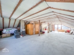 Dachgeschoss - Großes 1-2 Familienhaus mit großem Garten, Doppelgarage und Ausbaupotenzial!
