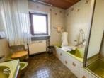 Badezimmer - Großes 1-2 Familienhaus mit großem Garten, Doppelgarage und Ausbaupotenzial!