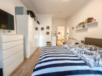 Schlafzimmer - Möblierte 2,5 Zimmerwohnung mit EBK und Balkon im belieben Heusteigviertel