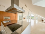 Küche - Großzügige und helle Traumwohnung am Waldrand mit tollem Balkon und offener Küche!