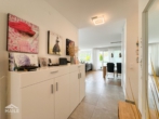 Eingang - Haus in Haus! Hochwertige 4,5 Zi-Wohnung mit Garten, 2 Bädern und TG