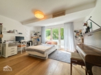 Schlafen 3 - Haus in Haus! Hochwertige 4,5 Zi-Wohnung mit Garten, 2 Bädern und TG