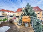 Balkon - Luxuriöse 5-Zimmer Altbauwohnung mit Einbauküche, zwei Balkonen und Garage!