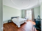 Schlafzimmer - Luxuriöse 5-Zimmer Altbauwohnung mit Einbauküche, zwei Balkonen und Garage!