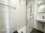 Badezimmer - Sanierte 4-Zimmer Wohnung mit zwei Balkonen und Garage!