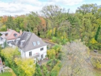 Aussenansichten - Bestlage am Waldrand! Repräsentatives 1-2 Familienhaus mit Garten und Garage.