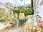 Terrasse OG - Bestlage am Waldrand! Repräsentatives 1-2 Familienhaus mit Garten und Garage.
