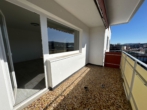 Balkon - Sonnige 3,5-Zimmerwohnung mit toller Aussicht, Einbauküche und Garage! Auch WG-geeignet!