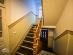 Treppenhaus - Charmante 2,5 Zimmer-Altbau-Wohnung mit EBK und Balkon