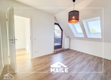 Maisonette-Traum mit zwei Sonnenbalkonen – Stilvolles Wohnen in Stuttgart-Kaltental, 70569 Stuttgart Kaltental, Maisonettewohnung