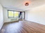 Wohnzimmer - Maisonette-Traum mit zwei Sonnenbalkonen – Stilvolles Wohnen in Stuttgart-Kaltental
