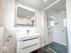 Badezimmer - Hochwertige 2,5-Zimmer Maisonettewohnung mit zwei Dachterrassen und TG-Stellplatz!