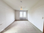 Schlafzimmer 1 - Sonnige 3-Zimmer Wohnung mit Balkon und TG-Stellplatz!