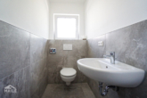 Separates WC - Hochwertige 3-Zimmerwohnung mit EBK,Balkon und Aussenstellplatz in toller Lage