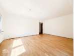 Wohn-Esszimmer - Modernisierte 3-Zimmerwohnung mit EBK, Terrasse und Garten!