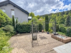 Terrasse OG - Vielseitig nutzbares und sehr gepflegtes 1-3 Familienhaus mit unverbaubarer Aussicht.