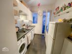 Küche - Charmante 2,5 Zimmer-Altbau-Wohnung mit EBK und Balkon