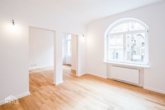 Wohn- und Arbeitszimmer - Neuwertige 3- Zimmerwohnung mit EBK und Balkon im belieben Heusteigviertel