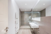 Badezimmer - Neuwertige 3- Zimmerwohnung mit EBK und Balkon im belieben Heusteigviertel