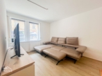 Wohnzimmerbereich - Möblierte 2-Zimmer-Wohnung mit Einbauküche im beliebten Stuttgarter Westen!