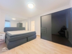 Schlafzimmer - Möblierte 2-Zimmer-Wohnung mit Einbauküche im beliebten Stuttgarter Westen!