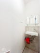 Badezimmer - Möblierte 2-Zimmer-Wohnung mit Einbauküche im beliebten Stuttgarter Westen!