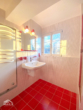 Badezimmer - Hochwertige 2,5-Zimmer Dachgeschosswohnung mit EBK und Balkon in toller Lage