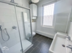 Badezimmer - Großzügige 5,5 Zimmer-Erdgeschosswohnung in toller Innenstadtlage