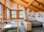 Schlafzimmer 2 - Großzügiges Einfamilienhaus inkl. Einliegerwohnung mit traumhafter Aussicht in ruhiger Lage.