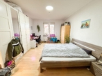 Schlafen / Wohnen - Großzügige 3-Zimmer-Wohnung in Stuttgart-West – auch für WGs (3 P.) geeignet