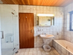 EG - Badezimmer - Sonniges Einfamilienhaus mit viel Platz zum wohlfühlen und unverbauter Aussicht!