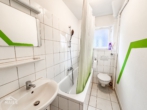 OG links - Badezimmer - Gepflegtes 6-Parteienhaus mit Garten in unmittelbarer Nähe der Weinberge!