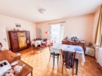Hochparterre rechts - Wohn-/Essbereich - Gepflegtes 6-Parteienhaus mit Garten in unmittelbarer Nähe der Weinberge!
