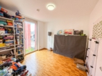 Kinderzimmer - Neuwertige Luxuswohnung mit Terrasse und Einbauküche